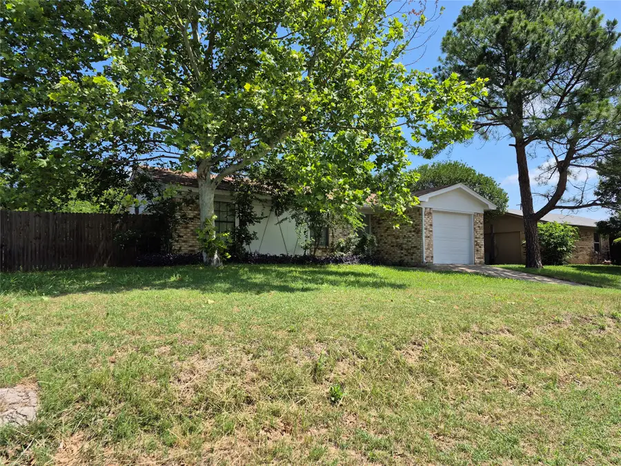 825 Springhill Drive, Burleson, TX 76028 - #3