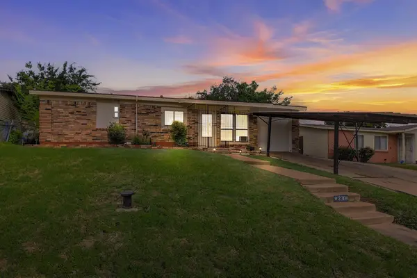 2308 Tanneyhill Lane, Fort Worth, TX 76112