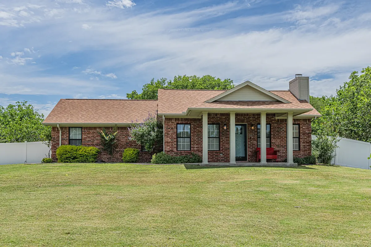 204 S Spring Branch Trail, Springtown, TX 76082 - #1