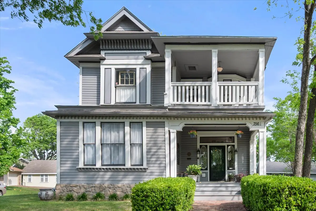 756 W 3rd Avenue, Corsicana, TX 75110 - #1