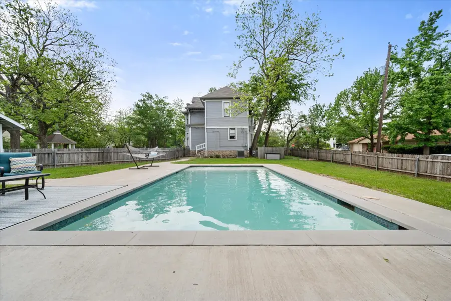 756 W 3rd Avenue, Corsicana, TX 75110 - #2