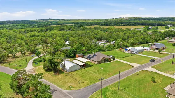 101 Hampton Lane, Springtown, TX 76082