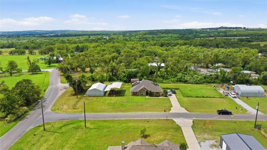 101 Hampton Lane, Springtown, TX 76082 - #2