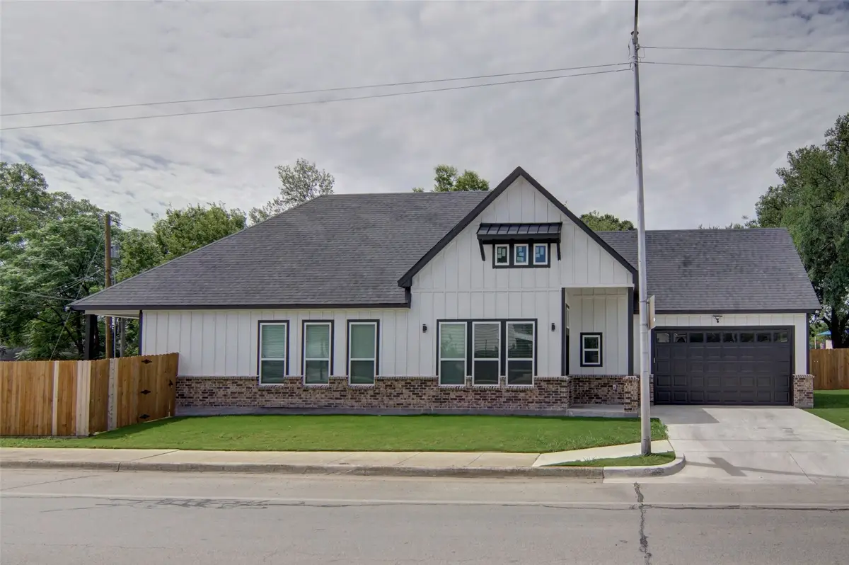 3220 N Houston Street, Fort Worth, TX 76106 - #1