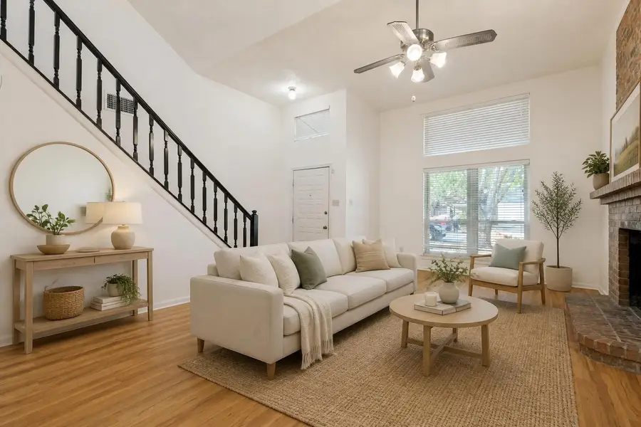 617 Valley Spring Drive, Arlington, TX 76018 - #2