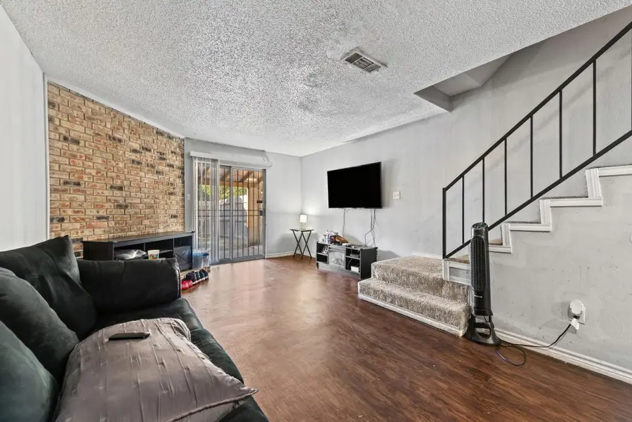 2157 Aspen Drive, Dallas, TX 75227 - #2