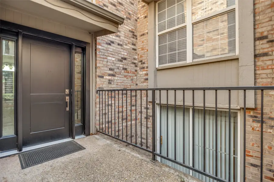 2979 Country Place Circle, Carrollton, TX 75006 - #2