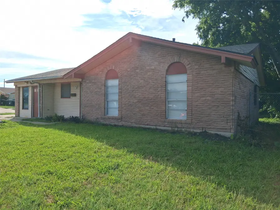 3205 Pacesetter Drive, Dallas, TX 75241 - #2