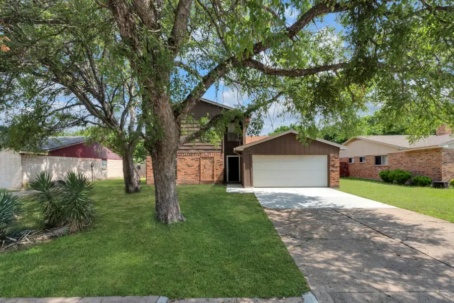 830 Frances Drive, Grand Prairie, TX 75052 - #2