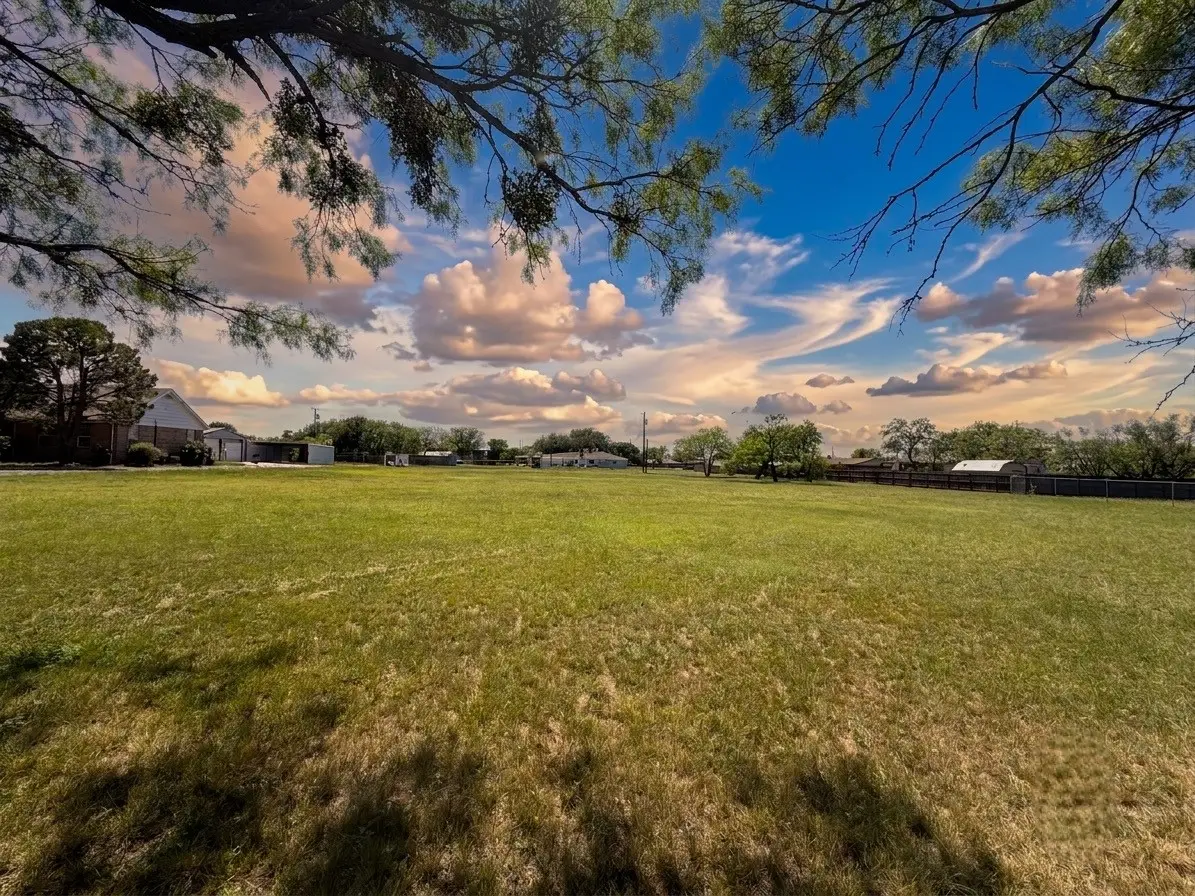 3218 E Lake Road, Abilene, TX 79601 - #1