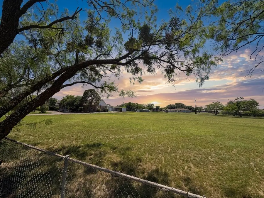 3218 E Lake Road, Abilene, TX 79601 - #2