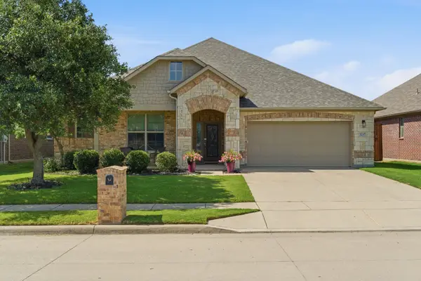1237 Mesa Crest Drive, Fort Worth, TX 76052