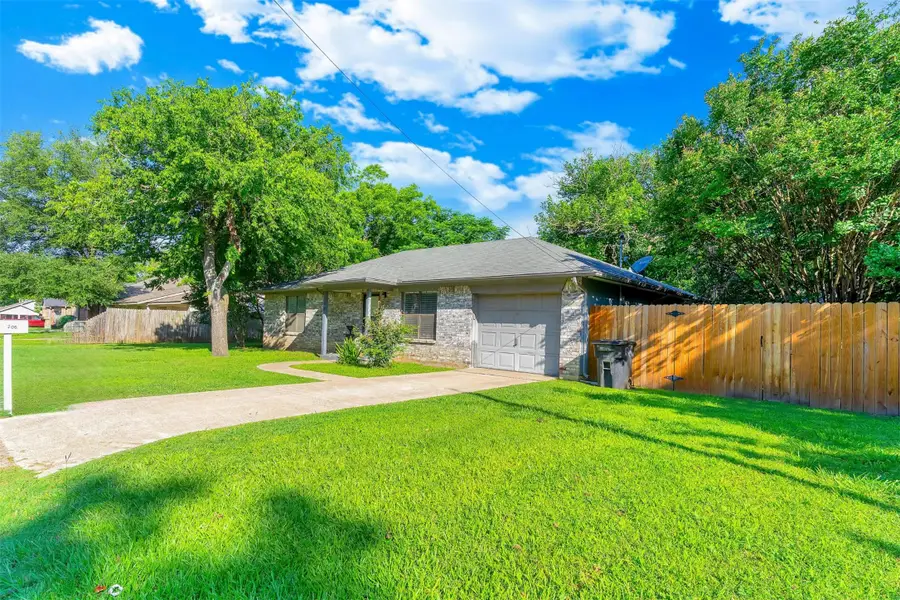 206 Lovelady Street, Cleburne, TX 76033 - #2