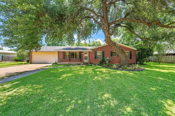 421 Bellaire Drive, Woodway, TX 76712
