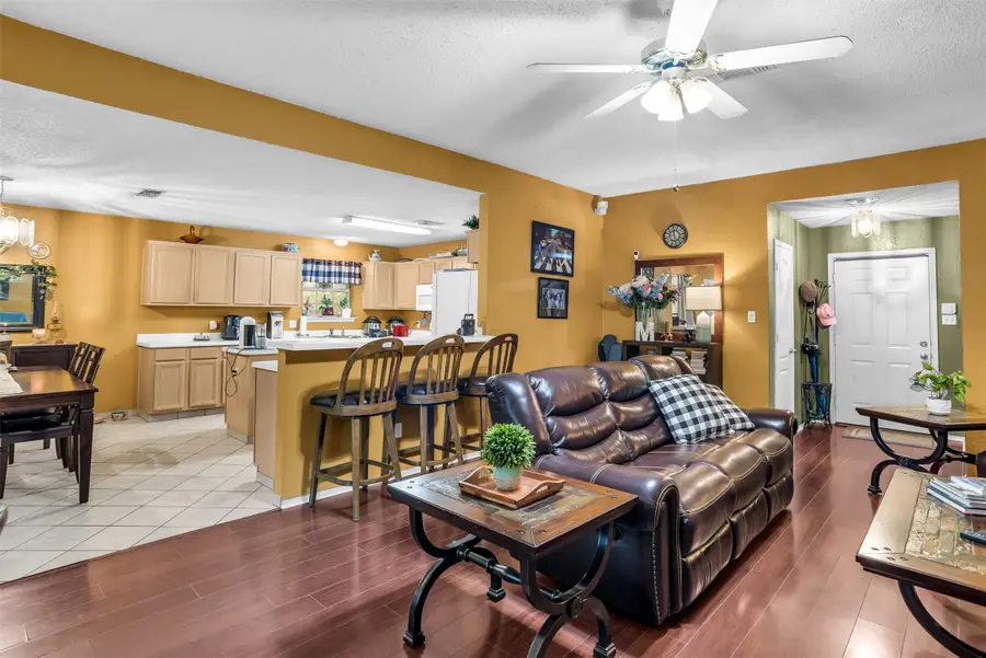 911 W Lynn Creek Drive, Arlington, TX 76001 - #3