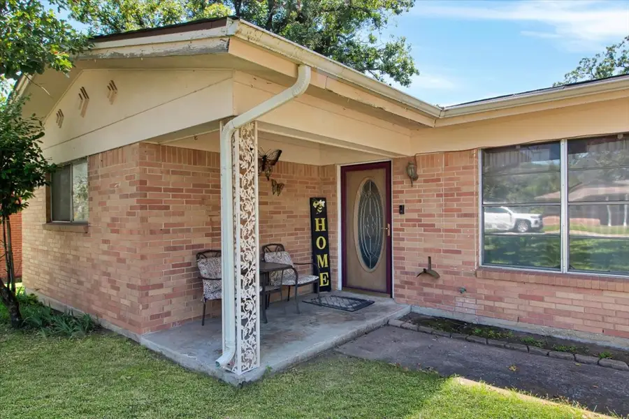 121 S Imperial Drive, Denison, TX 75020 - #2
