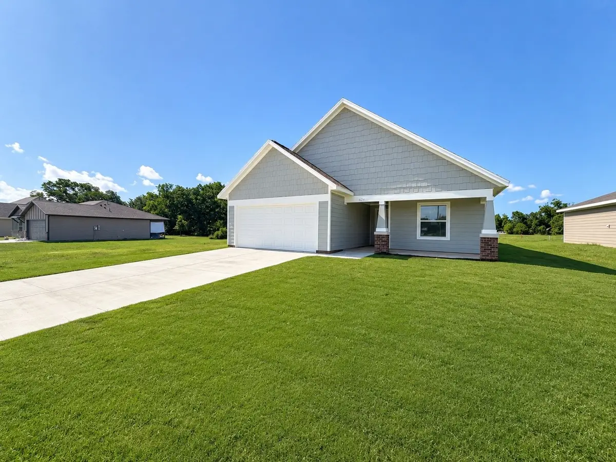 624 Crockett Drive, Cleburne, TX 76033 - #1