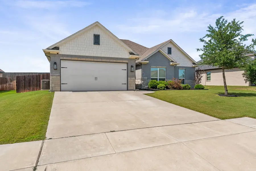 219 Bayless Avenue, Godley, TX 76044 - #3