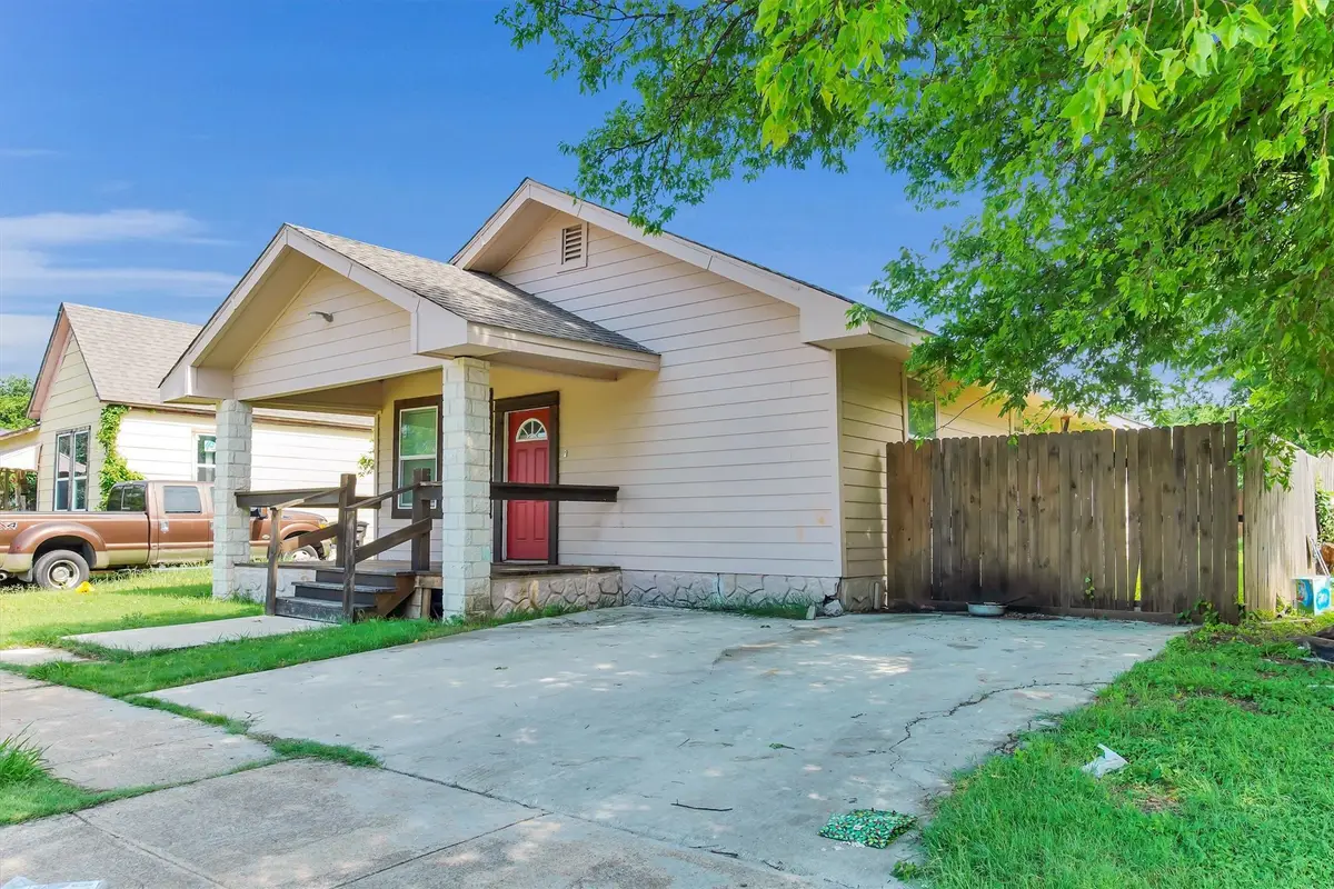1315 E Arlington Avenue, Fort Worth, TX 76104 - #1
