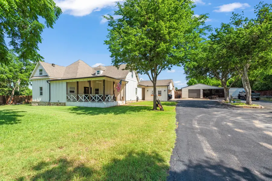 518 E College Street, Gunter, TX 75058 - #2