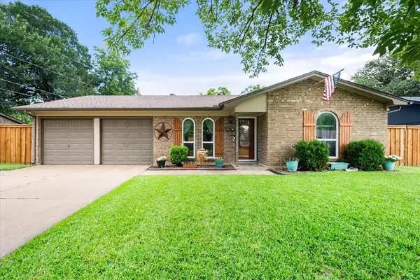 140 Jill Ann Drive, Burleson, TX 76028