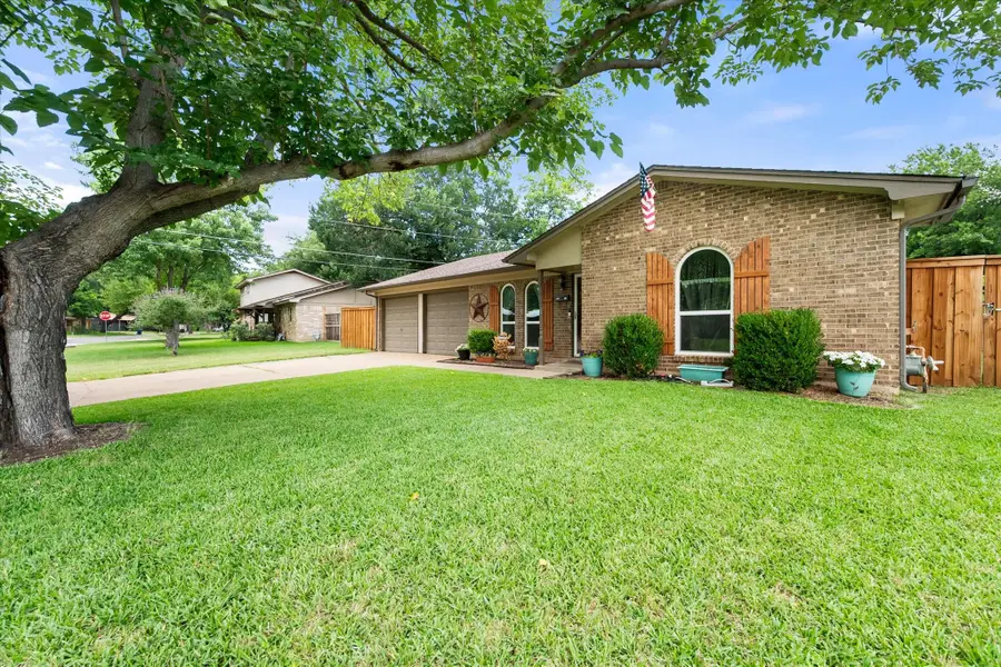 140 Jill Ann Drive, Burleson, TX 76028 - #2