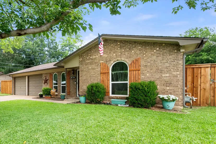 140 Jill Ann Drive, Burleson, TX 76028 - #3