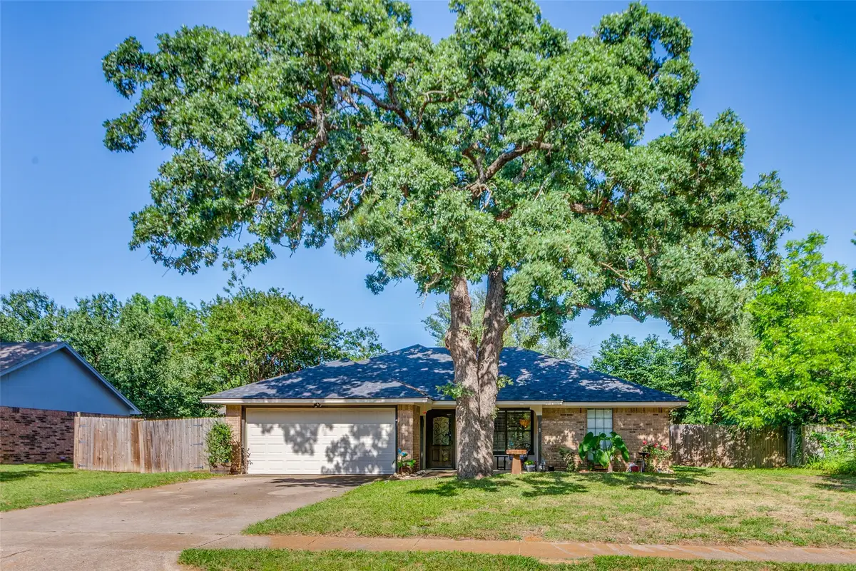 609 Henderson Street, Joshua, TX 76058 - #1