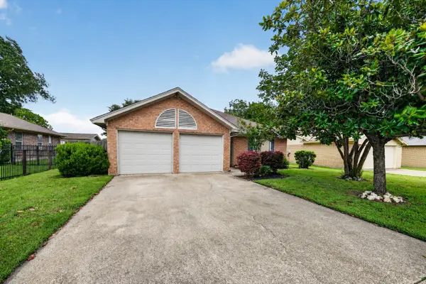 705 Parkwest Boulevard, Saginaw, TX 76179