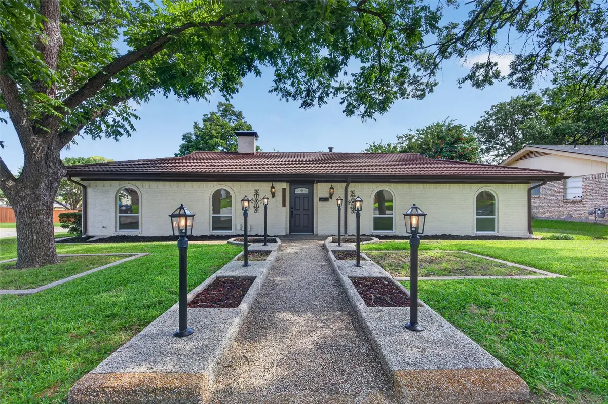 3401 Glenmont Drive, Fort Worth, TX 76133 - #1