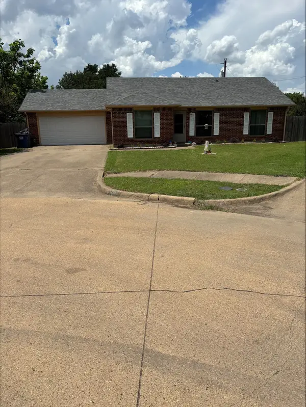 123 Brisbane Court, Glenn Heights, TX 75154