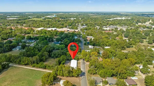 700 S Donoho Street #700, 702, 704, 706, 708, Clarksville, TX 75426