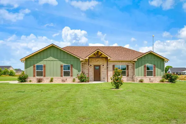 204 Private Road 33083, Sumner, TX 75486