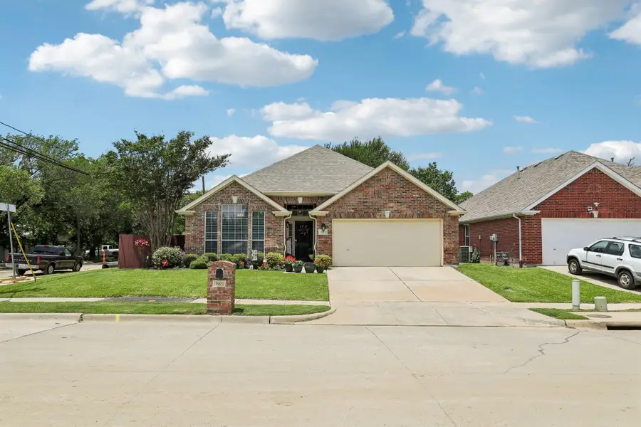 3901 Glenwyck Drive, North Richland Hills, TX 76180 - #2