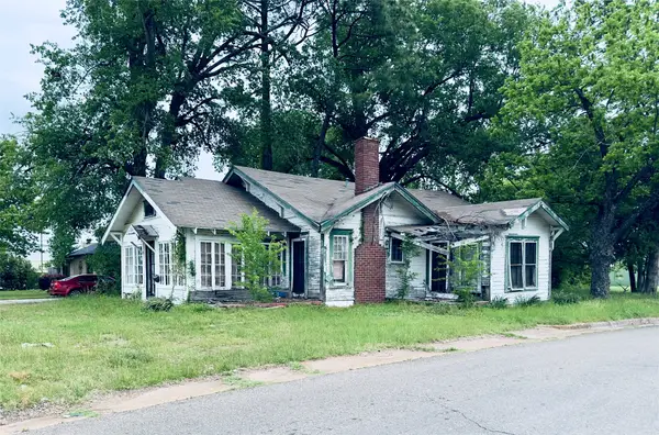 208 Texas Street, Sulphur Springs, TX 75482
