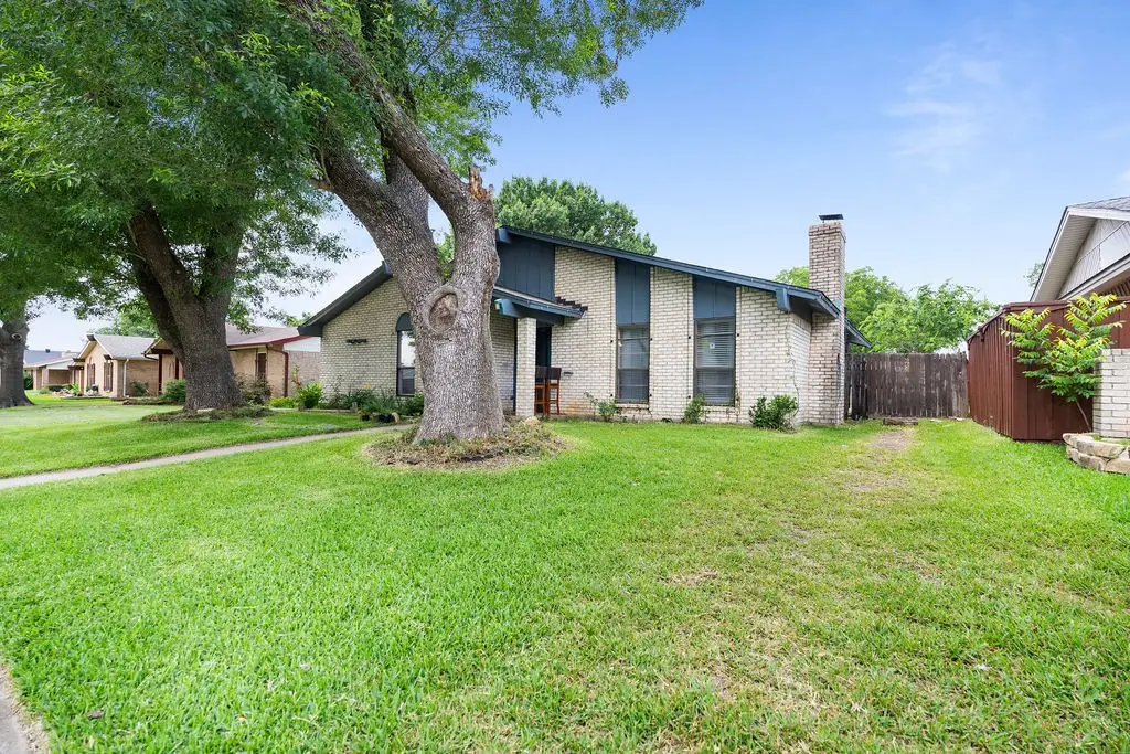948 Meadowcove Circle, Garland, TX 75043 - #1