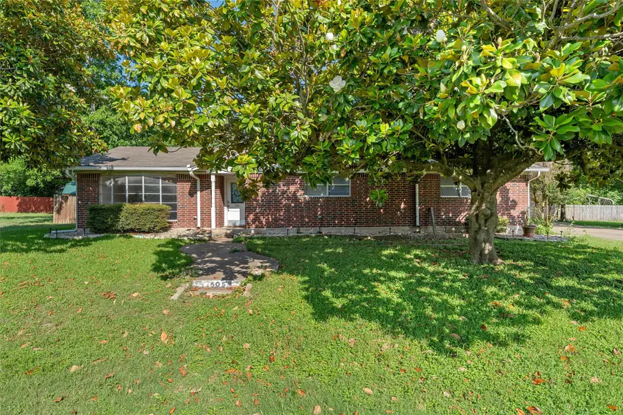 605 N Roberts Street, West, TX 76691 - #3