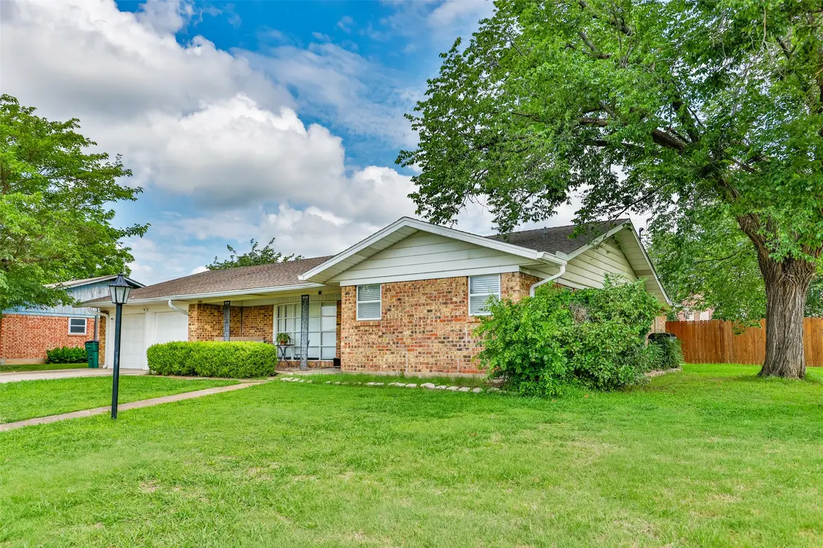 1808 College Street, Gainesville, TX 76240 - #1