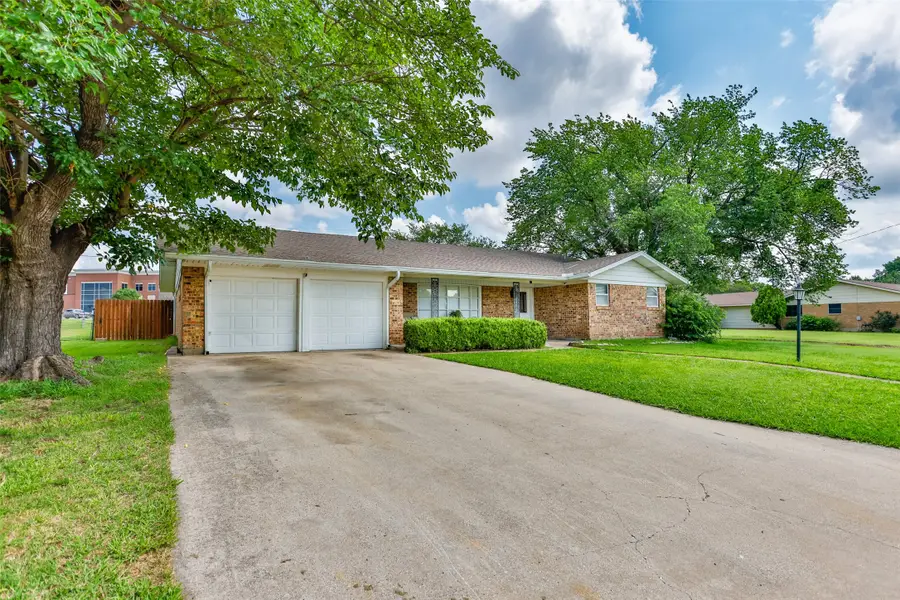1808 College Street, Gainesville, TX 76240 - #3