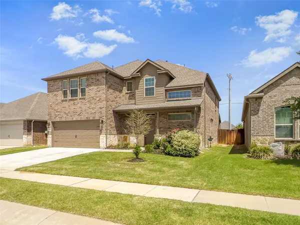 10415 Lone Star Way, Aubrey, TX 76227