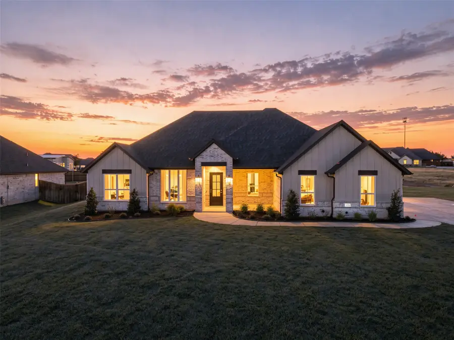 2120 Middlewood Circle, Granbury, TX 76049 - #2
