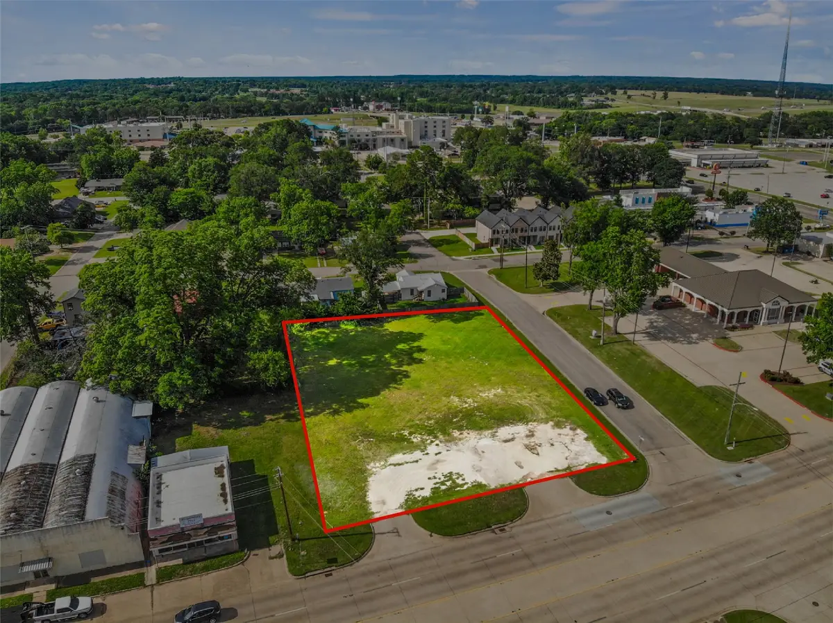 122 W 16th Street, Mount Pleasant, TX 75455 - #1
