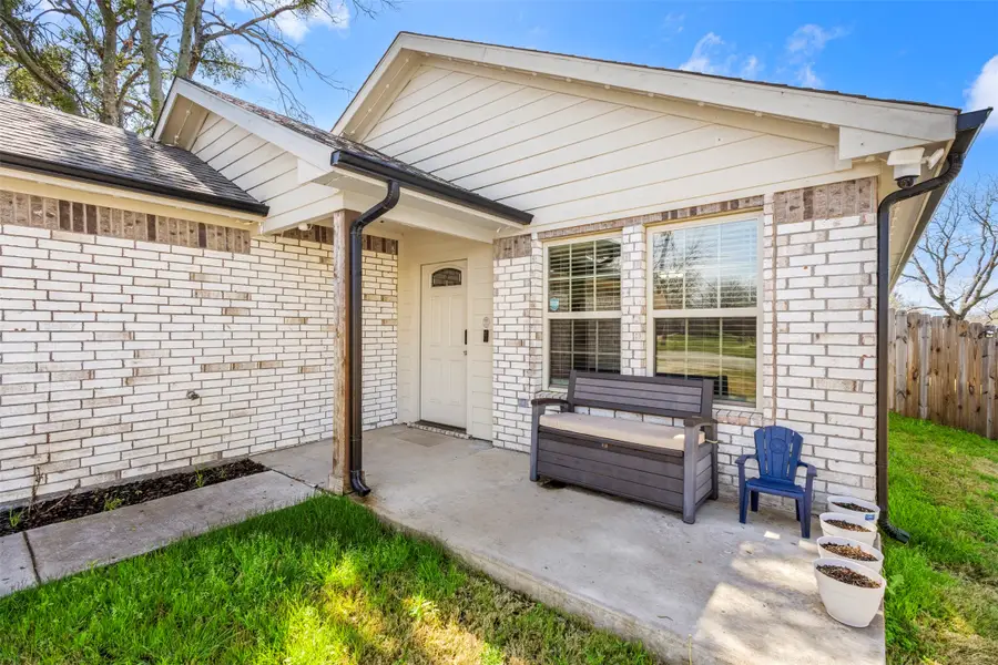 300 Lipscomb Street, Cleburne, TX 76031 - #2
