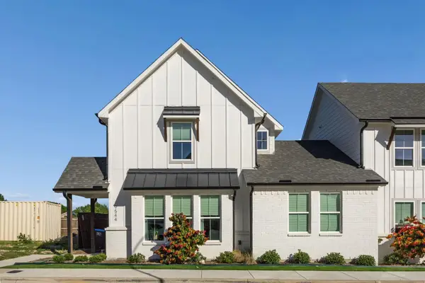 9544 Thorncrown Lane, Fort Worth, TX 76179