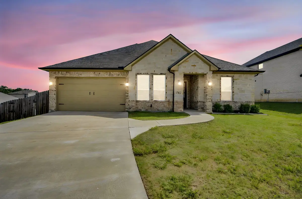 702 Chester Court, Ennis, TX 75119 - #1