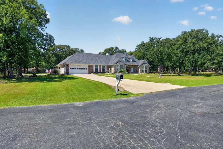111 Lone Star Drive, Gainesville, TX 76240 - #3