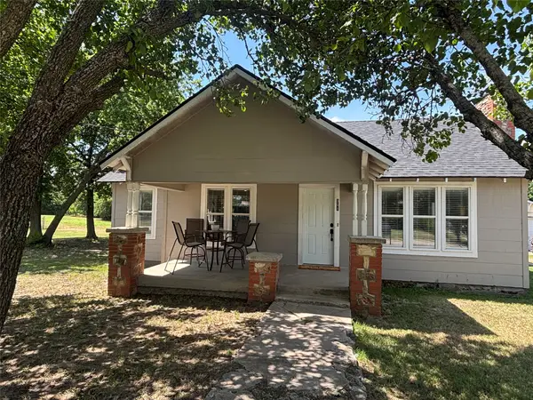 301 Spring Street, Forestburg, TX 76239