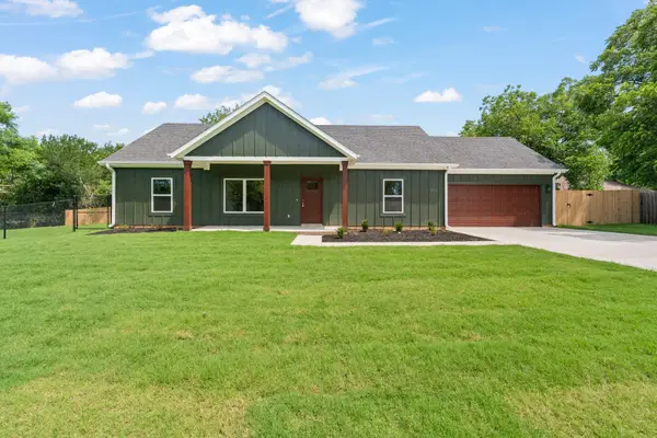 702 Scudder Street, Cleburne, TX 76033