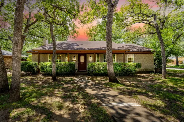 3600 Oak Haven Drive, Forest Hill, TX 76119