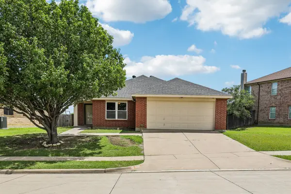 8111 Macgregor Drive, Arlington, TX 76002